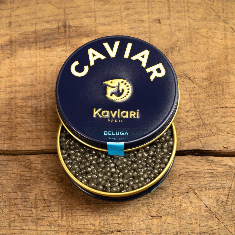 Le Caviar Beluga de Kaviari est un mets d'exception, reconnu pour ses grains généreux, sa texture fondante et son goût délicatement beurré. Issu de l'esturgeon Huso Huso, ce caviar rare et raffiné offre une expérience gustative unique, idéale pour les amateurs de produits d'exception.
