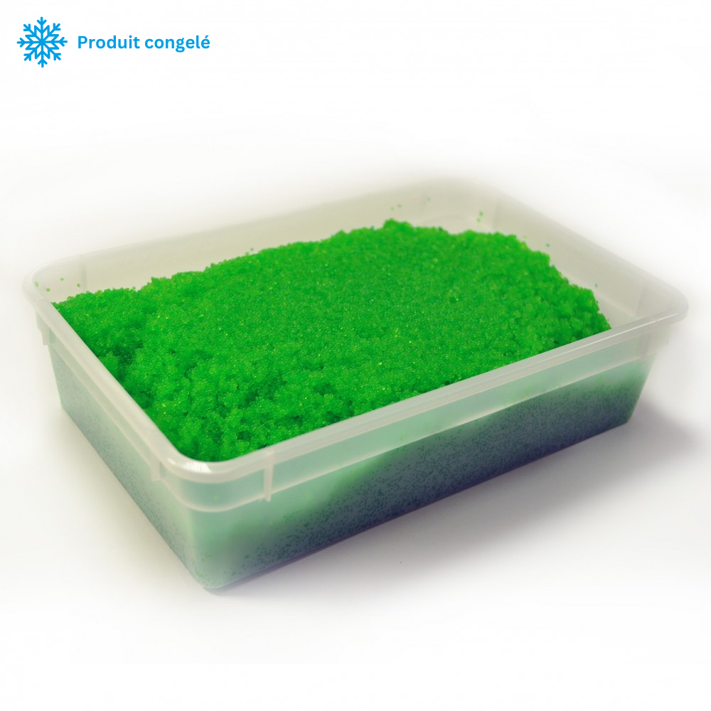 Le masago vert, ou "caviar de capelan", est un ingrédient japonais prisé. Ces œufs croquants, teints en vert, décorent sushis et plats asiatiques, ajoutant texture, couleur et une saveur salée subtile.